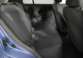 Подержанный автомобиль Hyundai Accent Sedan 2004 года (10 фото)