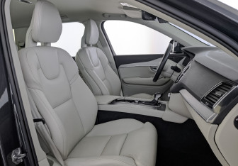 Подержанный автомобиль Volvo XC90 2017 года (23 фото)