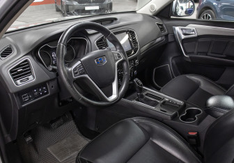 Подержанный автомобиль Geely Emgrand X7 2019 года (14 фото)