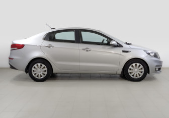 Подержанный автомобиль Kia Rio Sedan 2017 года (4 фото)