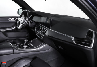 Подержанный автомобиль BMW X5 2019 года (11 фото)