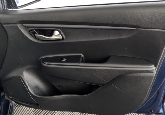 Подержанный автомобиль Kia Rio Hatchback 2021 года (24 фото)