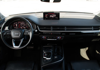 Подержанный автомобиль Audi Q7 2018 года (11 фото)