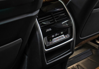 Подержанный автомобиль BMW X6 2020 года (30 фото)