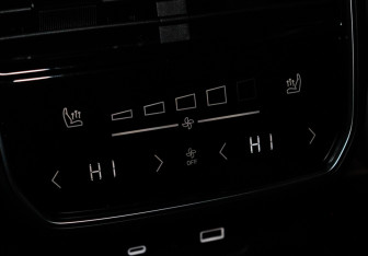 Подержанный автомобиль Lynk&Co 09 2023 года (16 фото)