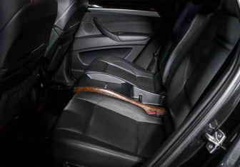 Подержанный автомобиль BMW X6 2010 года (10 фото)