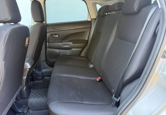 Подержанный автомобиль Mitsubishi ASX 2013 года (11 фото)