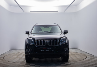 Подержанный автомобиль Toyota Land Cruiser Prado 2013 года (2 фото)