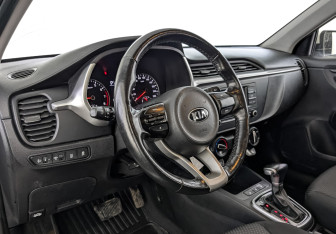 Подержанный автомобиль Kia Rio Hatchback 2021 года (14 фото)