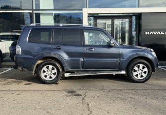 Подержанный автомобиль Mitsubishi Pajero 2008 года (4 фото)