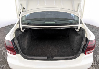 Подержанный автомобиль Volkswagen Polo Sedan 2019 года (10 фото)