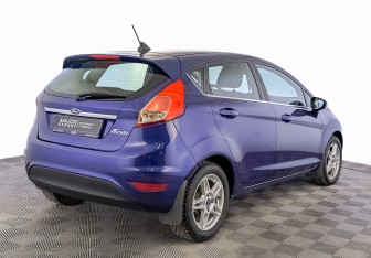 Подержанный автомобиль Ford Fiesta Hatchback 2017 года (5 фото)
