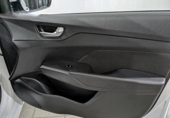 Подержанный автомобиль Hyundai Solaris Sedan 2022 года (25 фото)