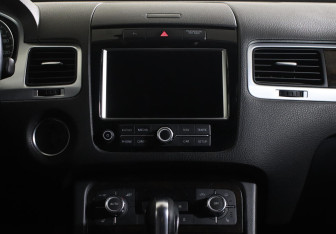 Подержанный автомобиль Volkswagen Touareg 2011 года (8 фото)