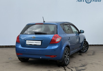 Подержанный автомобиль Kia Ceed Hatchback 2011 года (5 фото)