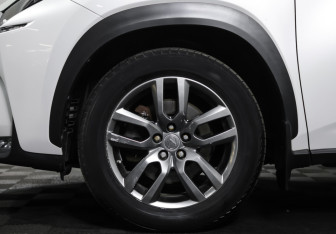 Подержанный автомобиль Lexus NX 2017 года (26 фото)