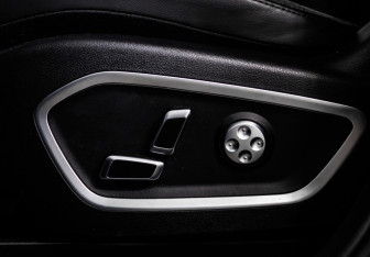 Подержанный автомобиль Geely Tugella 2023 года (19 фото)
