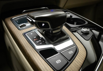 Подержанный автомобиль Audi Q7 2016 года (21 фото)