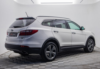 Подержанный автомобиль Hyundai Santa Fe 2014 года (5 фото)