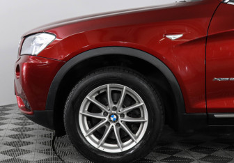 Подержанный автомобиль BMW X3 2012 года (8 фото)