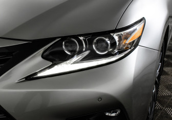 Подержанный автомобиль Lexus ES 2016 года (24 фото)