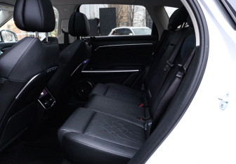 Подержанный автомобиль Voyah Free 2023 года (10 фото)