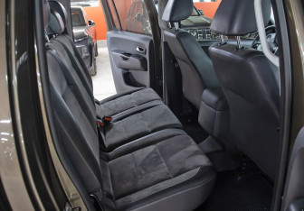 Подержанный автомобиль Volkswagen Amarok 2015 года (12 фото)