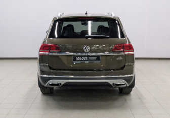 Подержанный автомобиль Volkswagen Teramont 2019 года (25 фото)