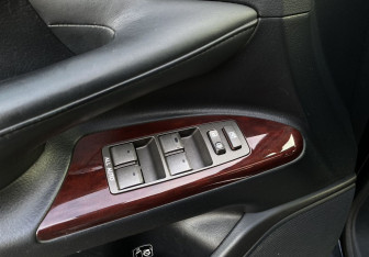 Подержанный автомобиль Lexus LX 2015 года (15 фото)