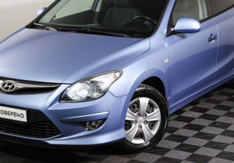 Подержанный автомобиль Hyundai i30 Hatchback 2011 года (22 фото)