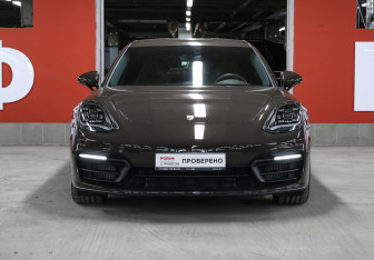 Подержанный автомобиль Porsche Panamera Wagon 2022 года (2 фото)