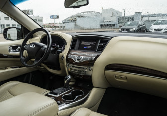 Подержанный автомобиль Infiniti QX60 2019 года (13 фото)