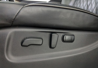 Подержанный автомобиль Infiniti QX80 2019 года (27 фото)