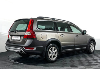 Подержанный автомобиль Volvo XC70 2011 года (5 фото)