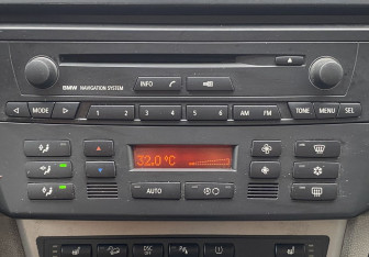 Подержанный автомобиль BMW X3 2004 года (14 фото)