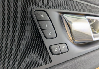 Подержанный автомобиль Volvo XC60 2018 года (29 фото)