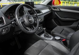 Подержанный автомобиль Audi Q3 2016 года (12 фото)