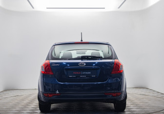 Подержанный автомобиль Kia Ceed Hatchback 2012 года (6 фото)
