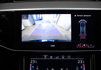 Подержанный автомобиль Audi A8 2018 года (24 фото)