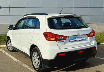 Подержанный автомобиль Mitsubishi ASX 2012 года (7 фото)