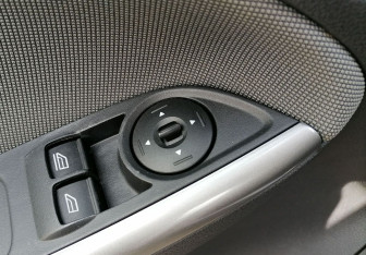 Подержанный автомобиль Ford Focus Sedan 2012 года (14 фото)