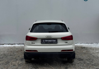 Подержанный автомобиль Audi Q3 2012 года (7 фото)