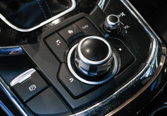 Подержанный автомобиль Mazda CX-9 2017 года (20 фото)