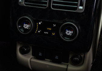 Подержанный автомобиль Land Rover Range Rover 2019 года (17 фото)