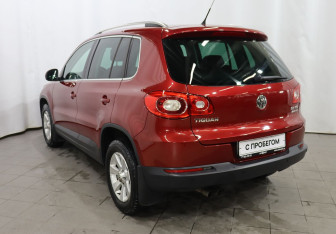 Подержанный автомобиль Volkswagen Tiguan 2011 года (6 фото)