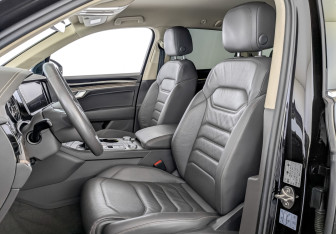 Подержанный автомобиль Volkswagen Touareg 2018 года (20 фото)