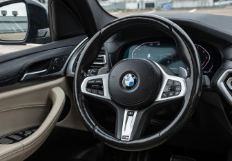 Подержанный автомобиль BMW X3 2021 года (11 фото)
