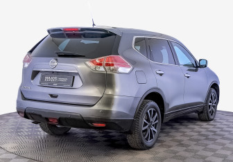Подержанный автомобиль Nissan X-Trail 2016 года (28 фото)
