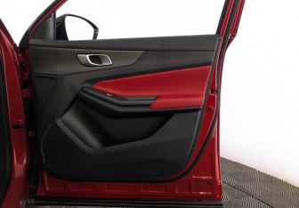 Подержанный автомобиль Changan UNI-S 2024 года (25 фото)