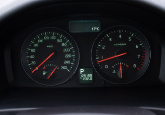 Подержанный автомобиль Volvo S40 2007 года (12 фото)